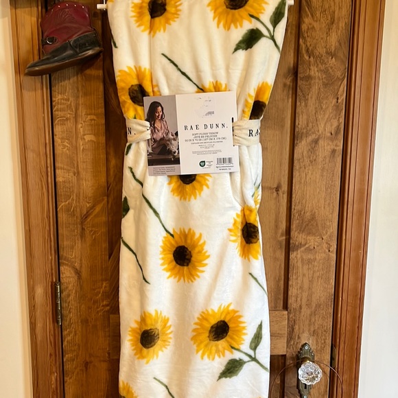 Rae Dunn Bedding Nwt Rae Dunn Sunflower Throw Poshmark
